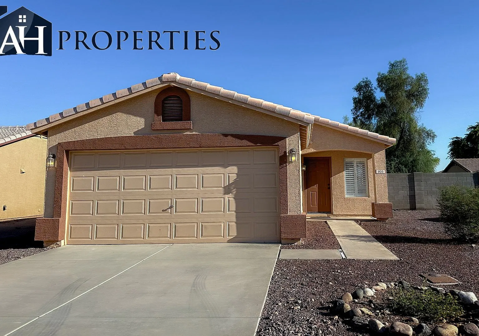 Updated 2 bedroom 2 bathroom rental! Quartz kitchen counters! — Photo 1