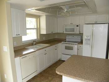 3rd image of 612 SE 1st Pl