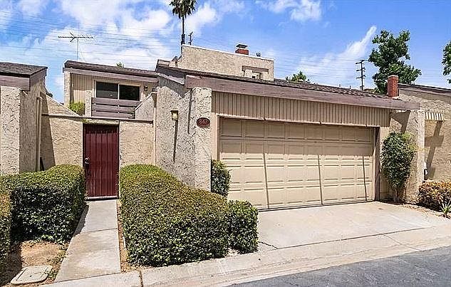 Beautiful two story, two car garage townhome.