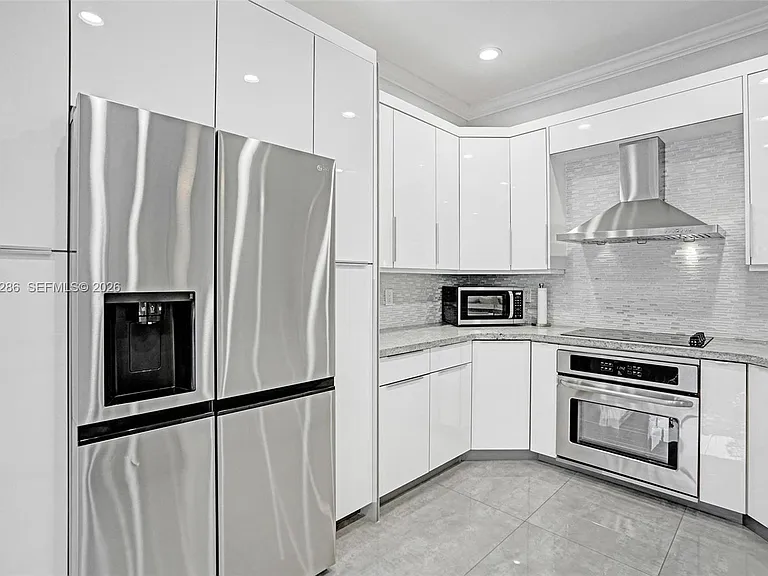 453 SW 5th Ave — Photo 27