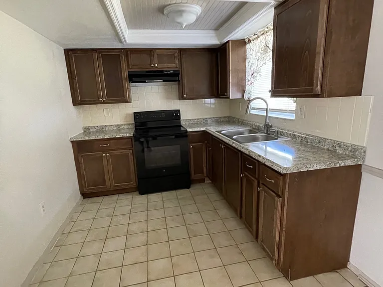 6821 Twilite Dr — Photo 3