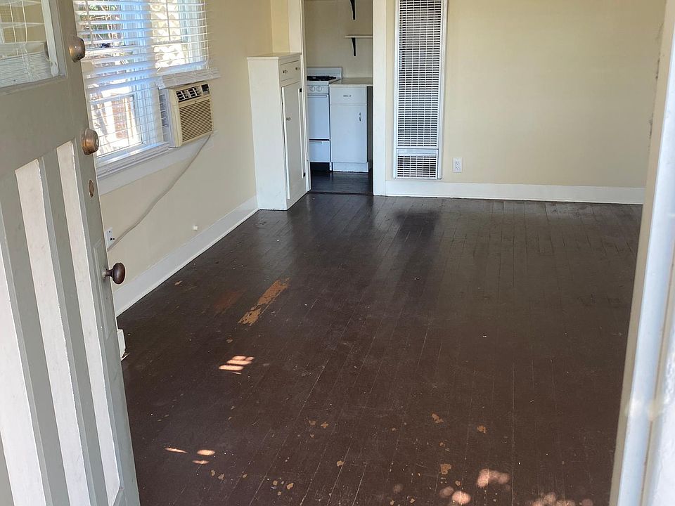 1st image of 3134 Thorn St