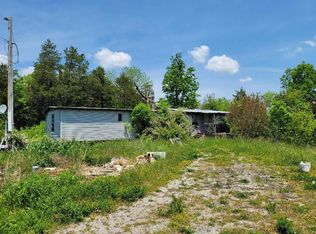 830 Charlie Dalton Ln, Thorn Hill, TN 37881