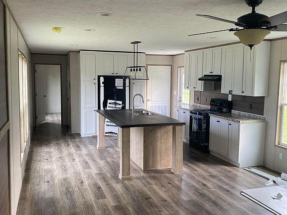 2nd image of 114 Capitol Loop