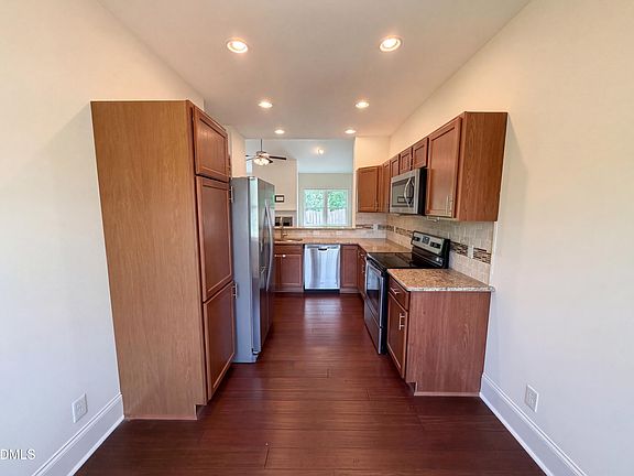 2nd image of 1007 Hazel St