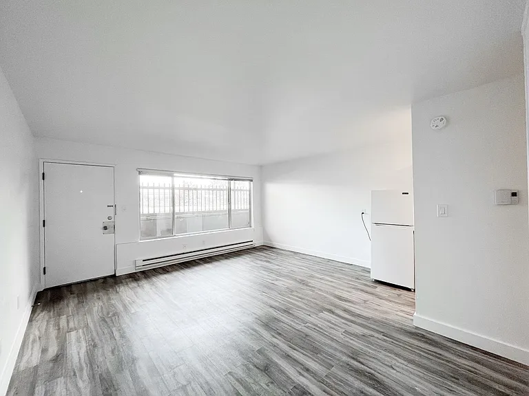 Village Vista Apartments — Photo 54