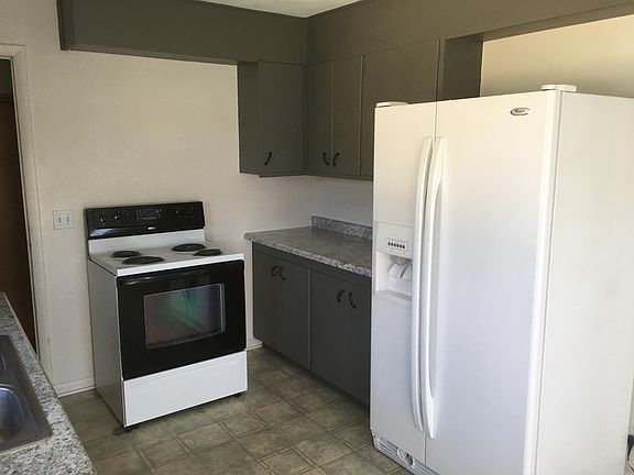 3rd image of 811 Willis Ave APT B