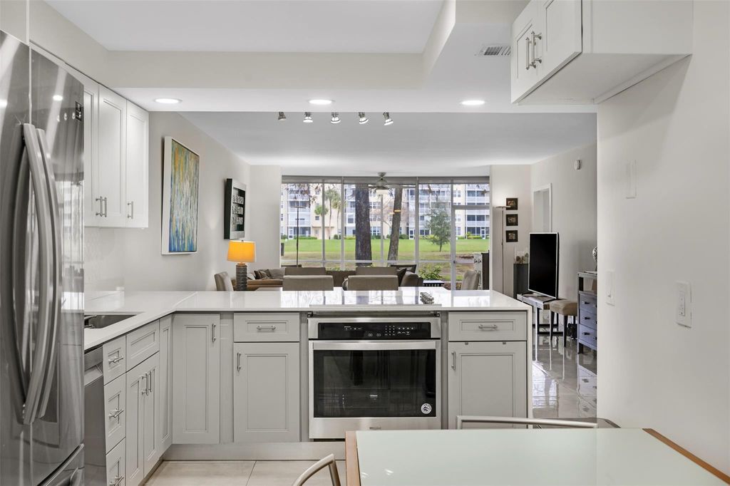 4011 N Cypress Dr APT 101, photo 5