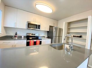 12818 NE 120th St APT P12, Kirkland, WA 98034