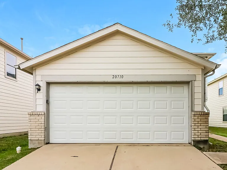 20710 Tayman Oaks Dr — Photo 1