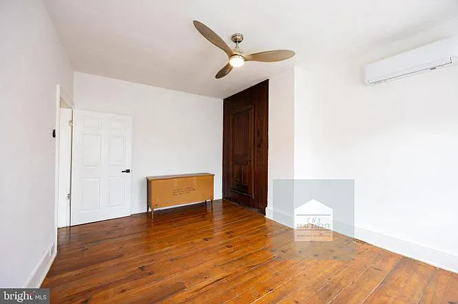 209 E Martin St #B — Photo 21