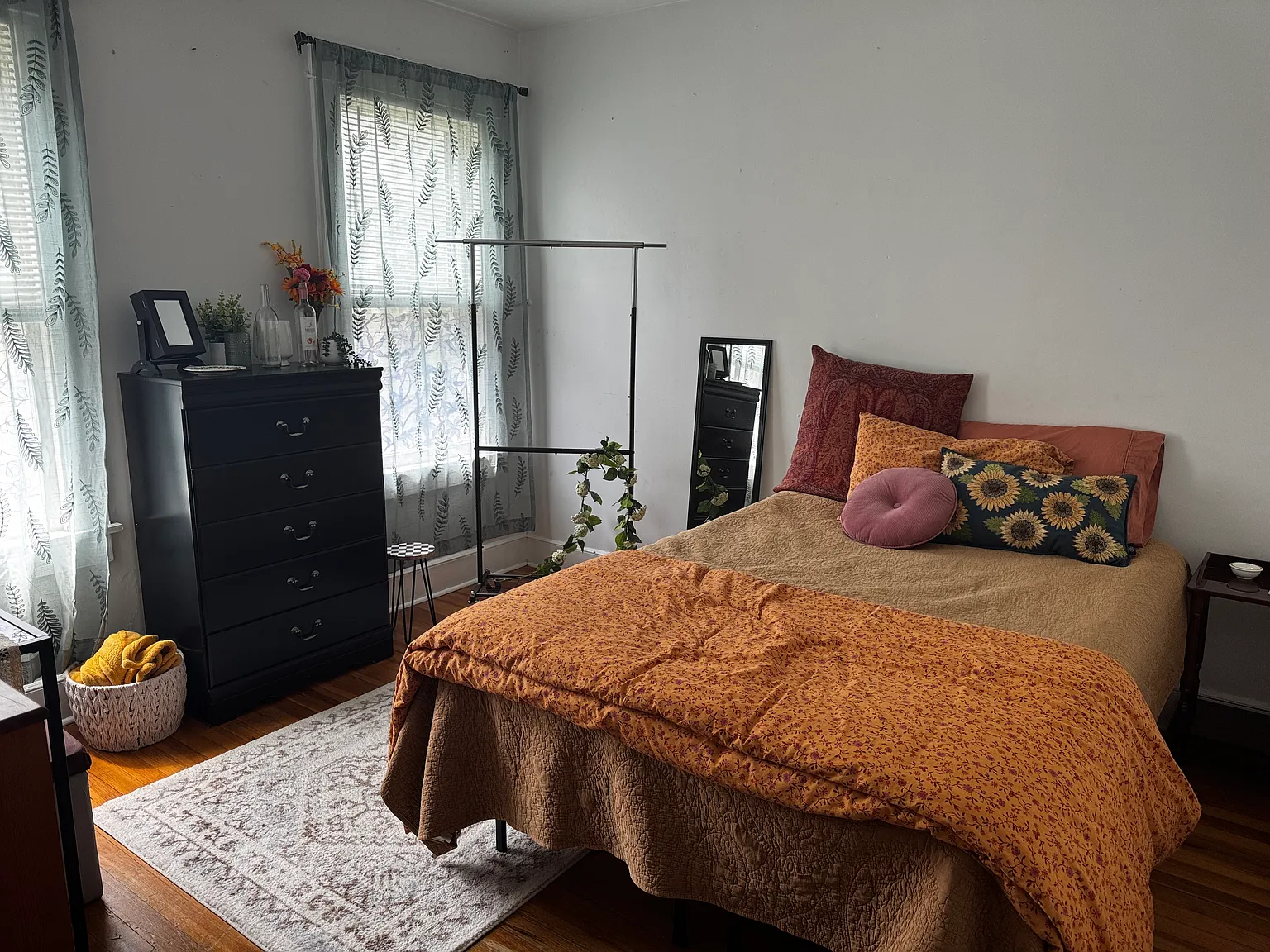 2 bed, 1800 sqft, $1,450 — Photo 3