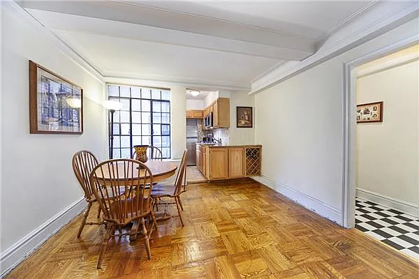 Sold by R New York | media 21