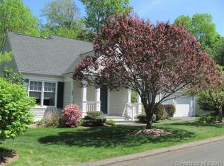 10 Hackamore Cir, Middlebury, CT 06762