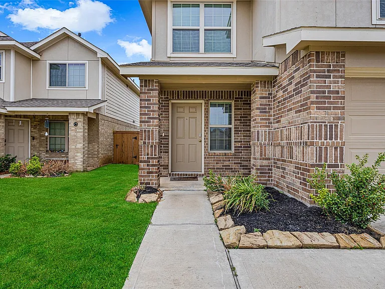 32610 Orchard Haze Dr — Photo 3