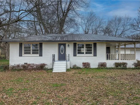 32 Railroad St, Kingston, GA 30145