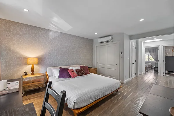 Rented by Daniel Gale Sotheby's International Realty | media 16
