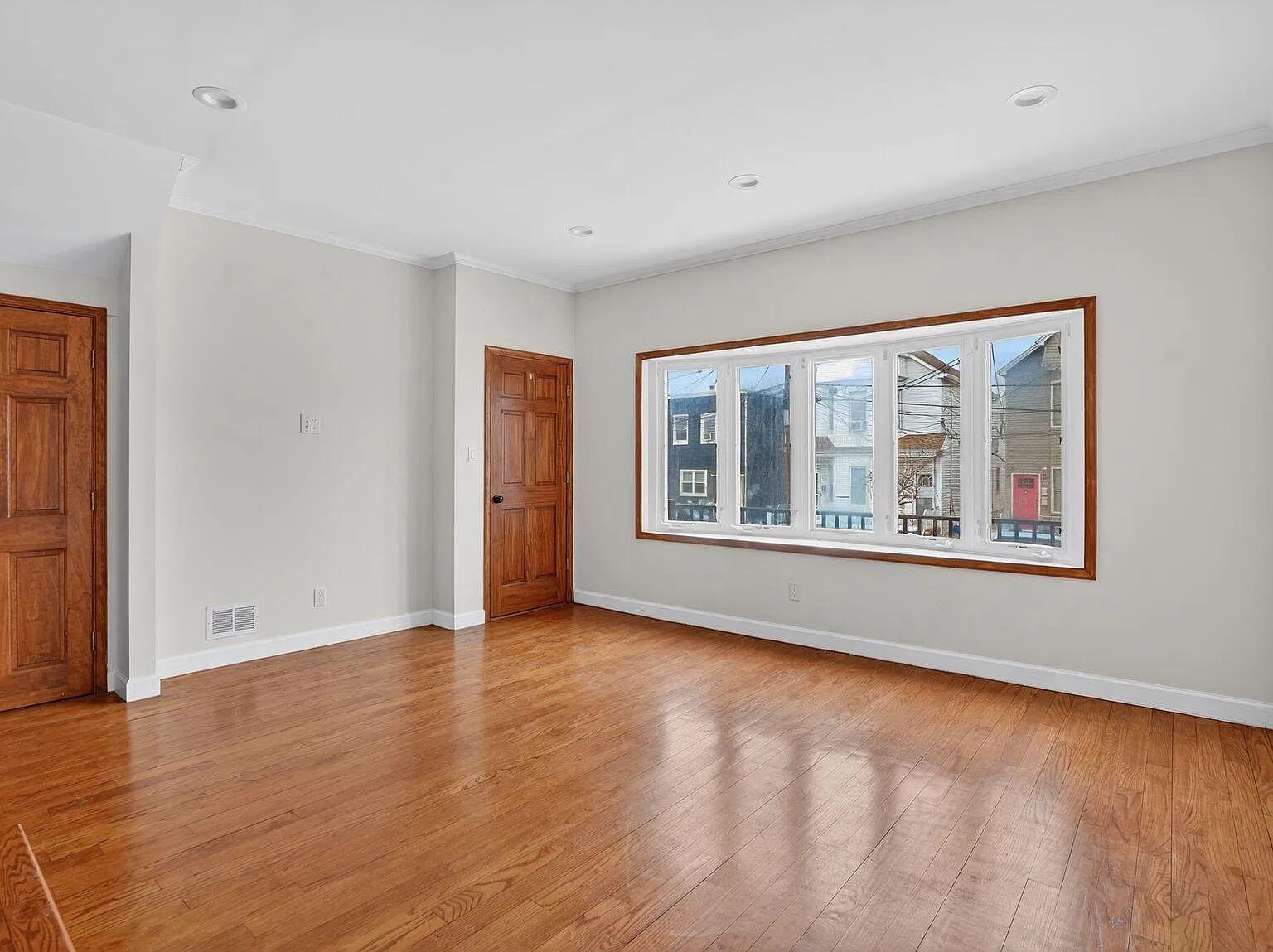 3 bed, 2.0 bath, $3,600 — Photo 4