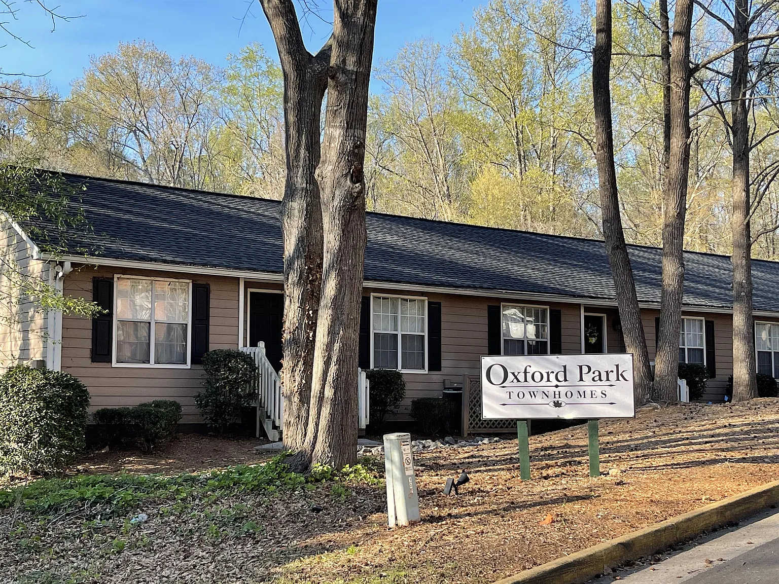 Oxford Park - 127 Jolly Ln — Photo 2