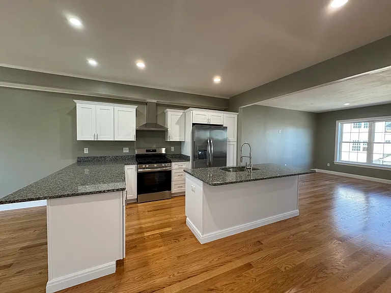 1205 Hunting Hill Dr — Photo 4