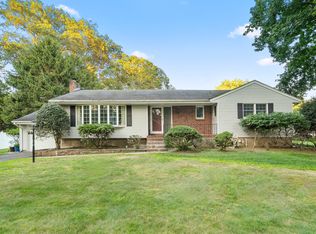 39 Deberg Dr, Old Tappan, NJ 07675