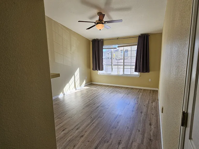 1435 S Galena Way #203 — Photo 16