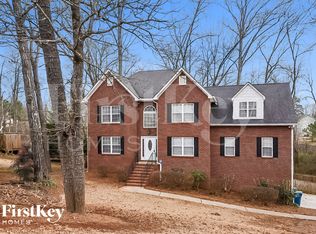 1069 Thornwood Dr, Dacula, GA 30019