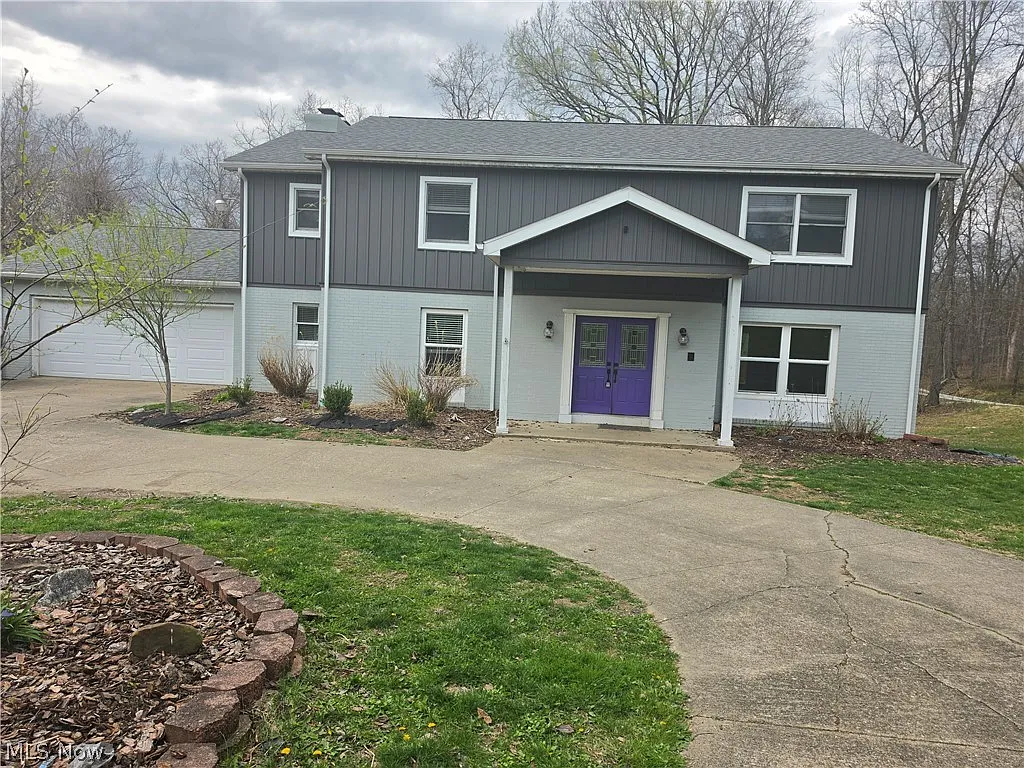 10525 Twin Oaks Dr photo 1
