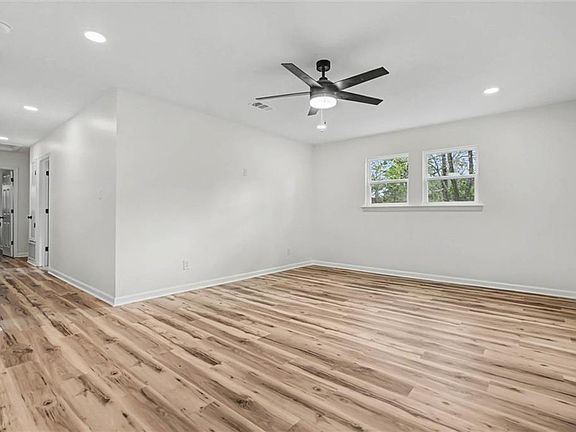 2nd image of 3220 Macarson Cir