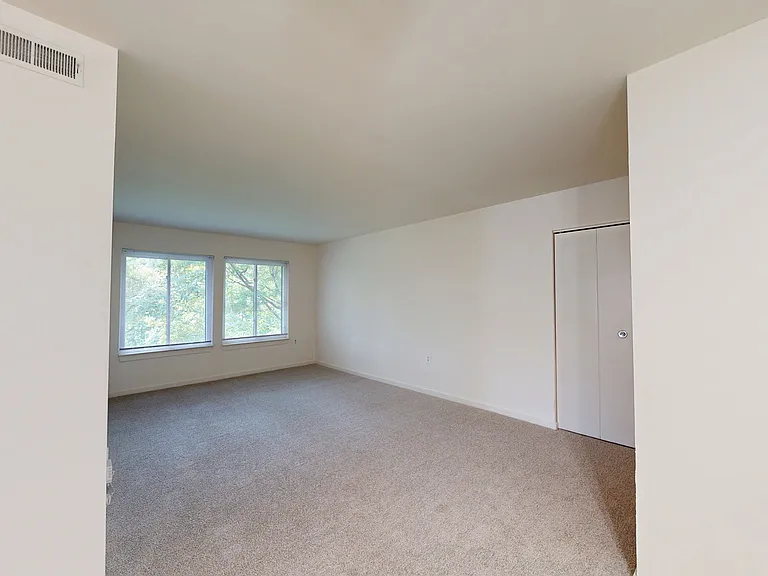 Seneca Place — Photo 61