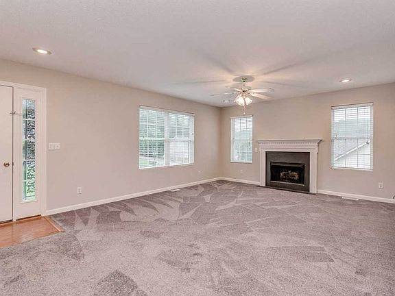 5th image of 242 Lynhaven Dr