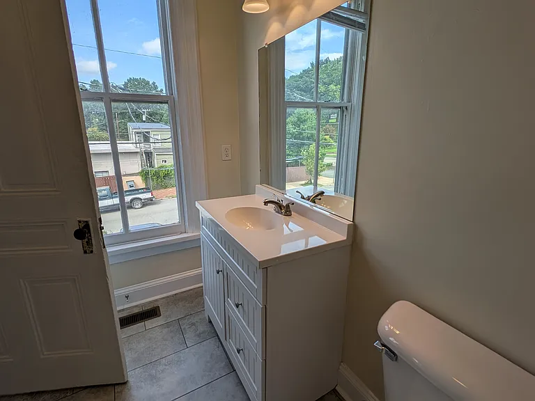 2115 E Marshall St #A — Photo 27