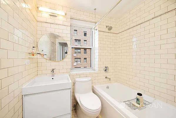 Sold by (Legacy) Elegran | media 9