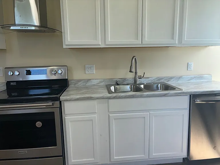 2400 Oberlin Ave — Photo 25