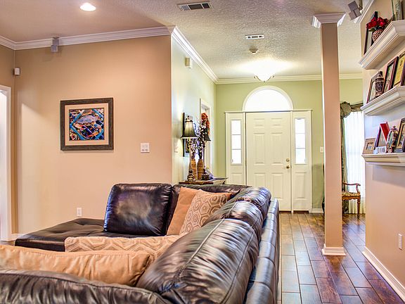 3rd image of 14868 Loveless Dr