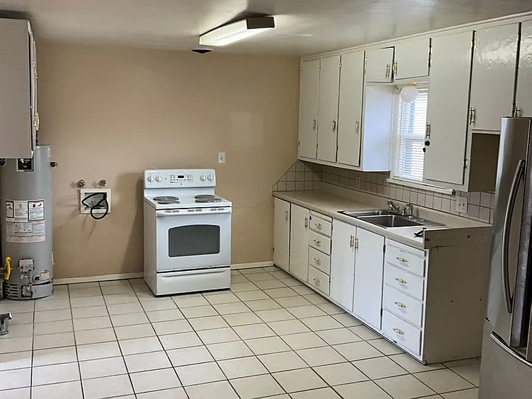 306 Jefferson St — Photo 23