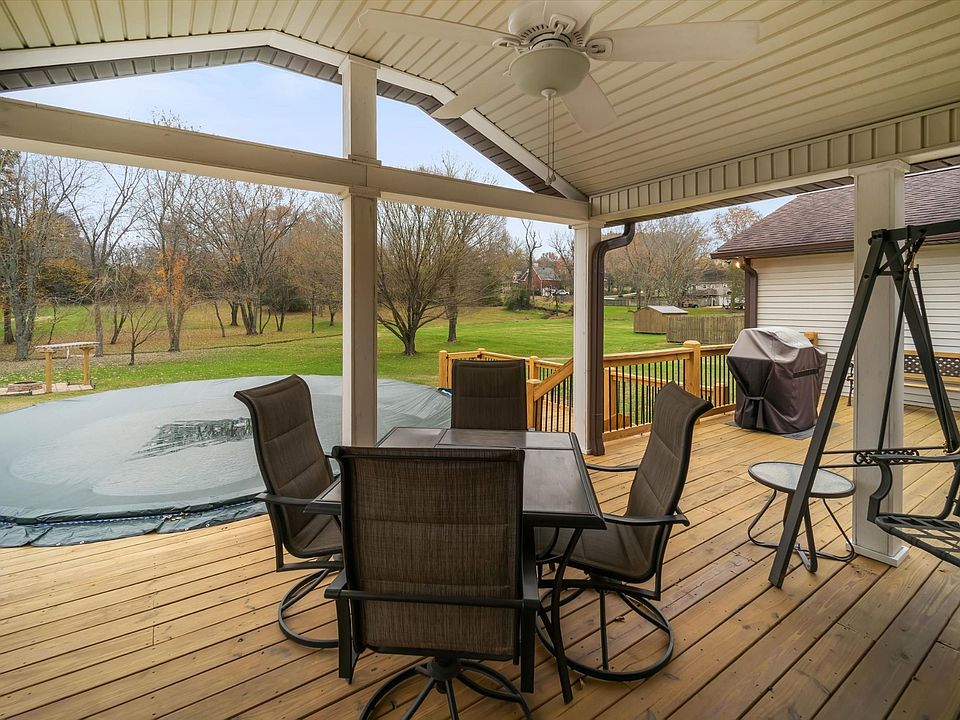 2nd image of 409 Bluegrass Ct
