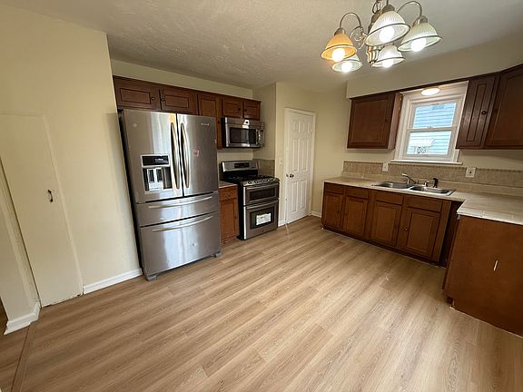 5th image of 2909 West Ave SW