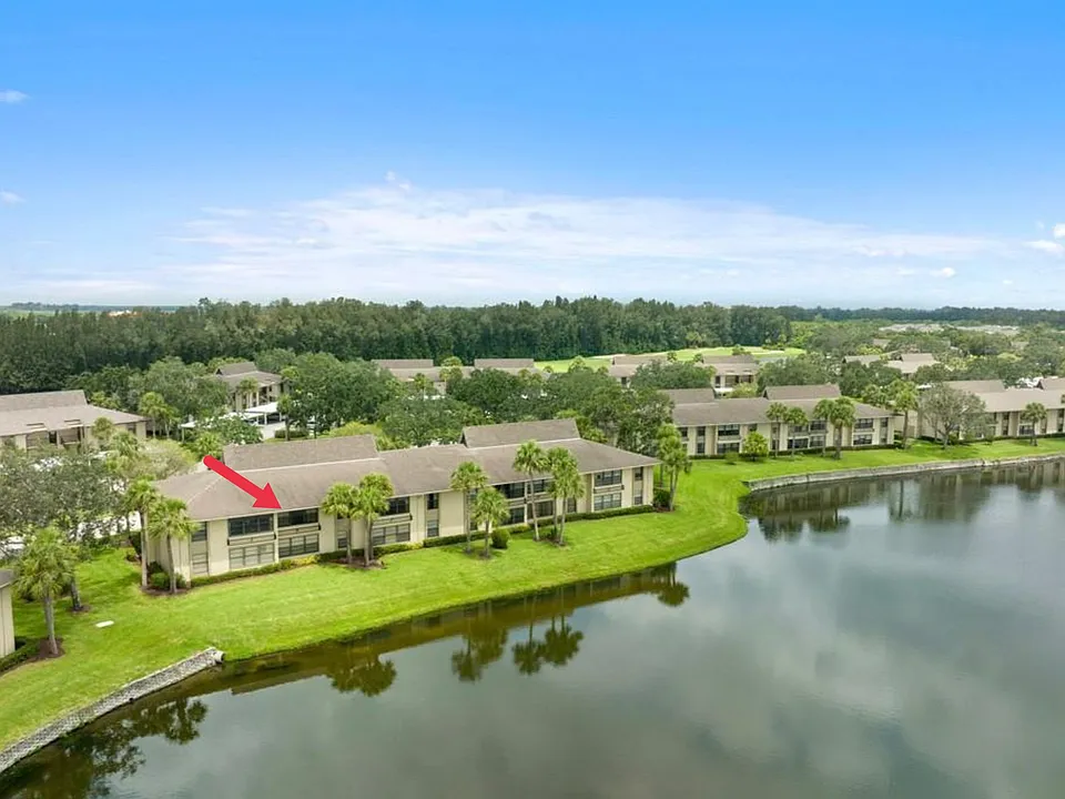 11 Plantation Dr #205