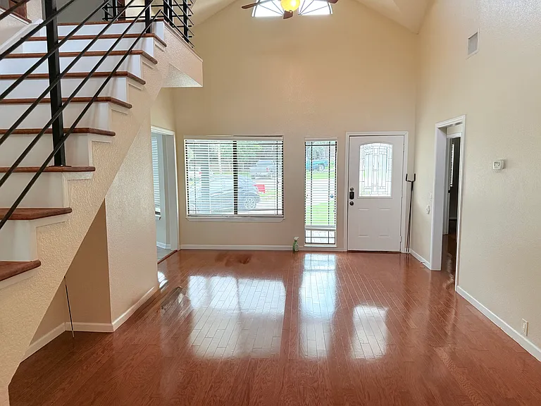 1701 Comfort — Photo 4