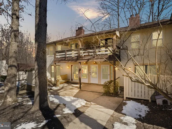 2820 Chablis Cir, Woodbridge, VA 22192