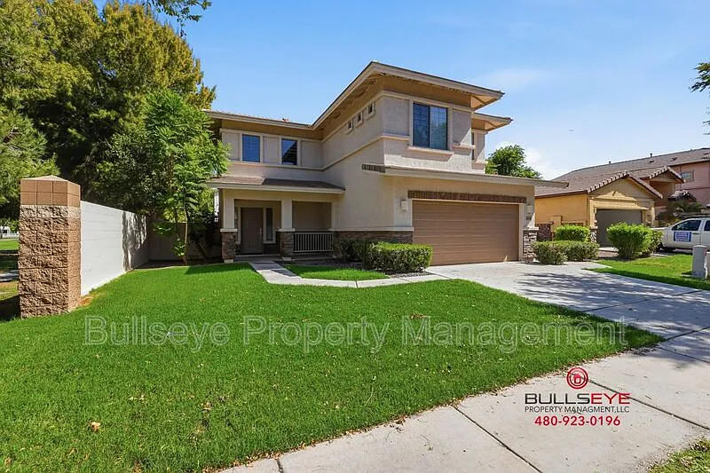3 bed, 2.0 bath, 2126 sqft, $2,695 — Photo 3