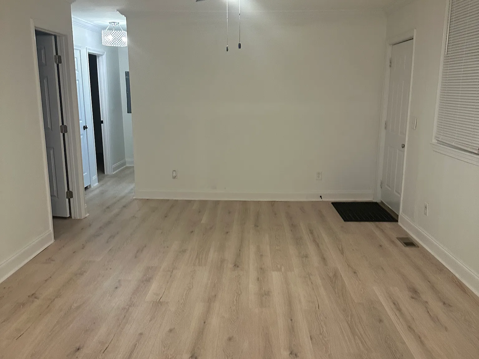 3 bed, 1196 sqft, $1,500 — Photo 4