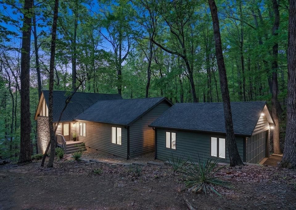1st image of 225 Windflower Dr