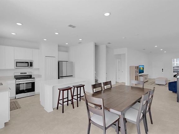 5th image of 2845 Pierr St