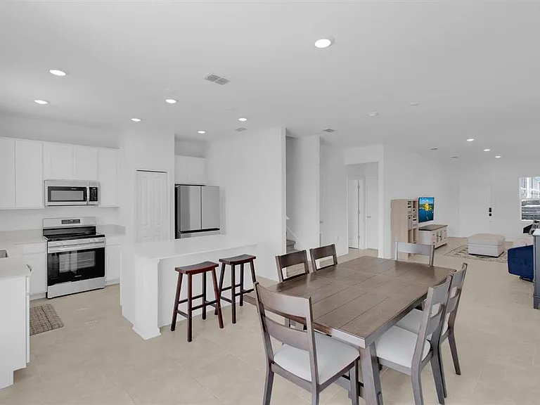 2845 Pierr St — Photo 5