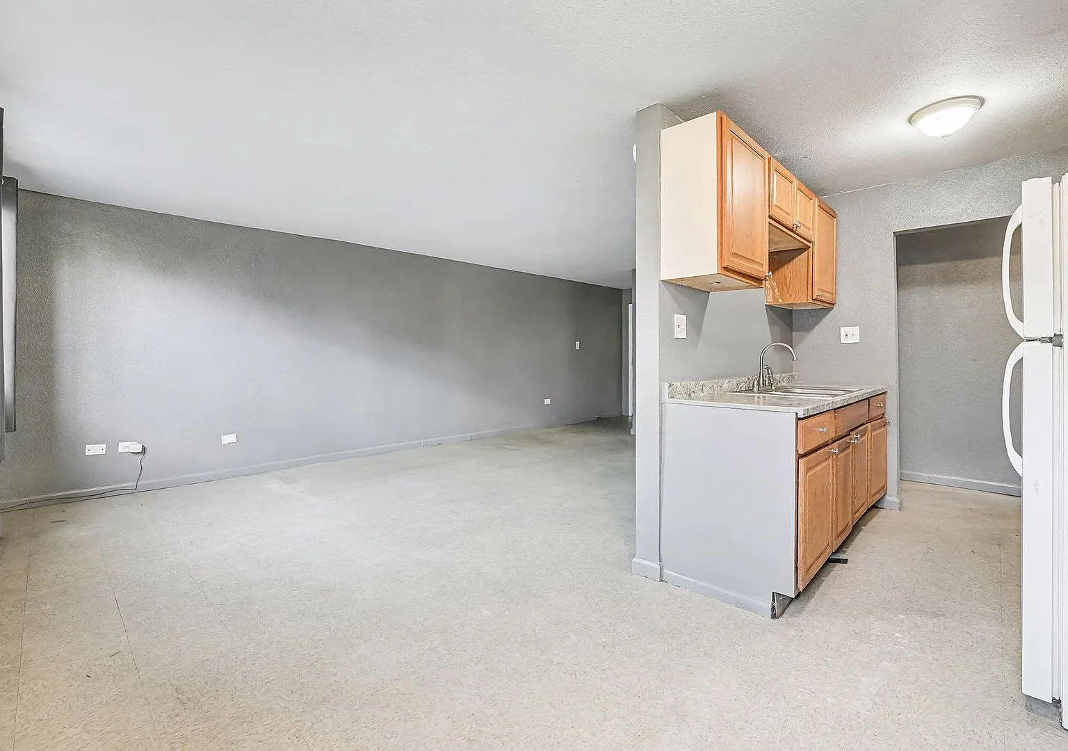 Clinton1600 — Photo 2