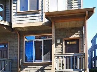 3812 Winslow Pl N, Seattle, WA 98103