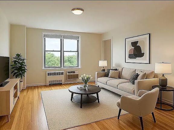 2nd image of 24520 Grand Central Pkwy APT 5H