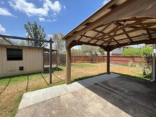 3518 Ellies Ln — Photo 22